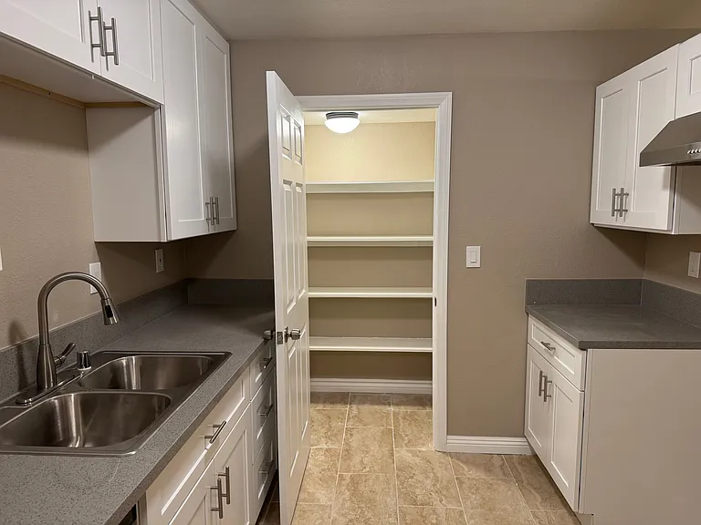 16645 Valencia Ave #2B — Photo 10