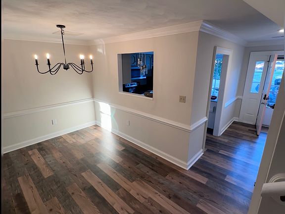 5th image of 302 Middle Oaks Dr