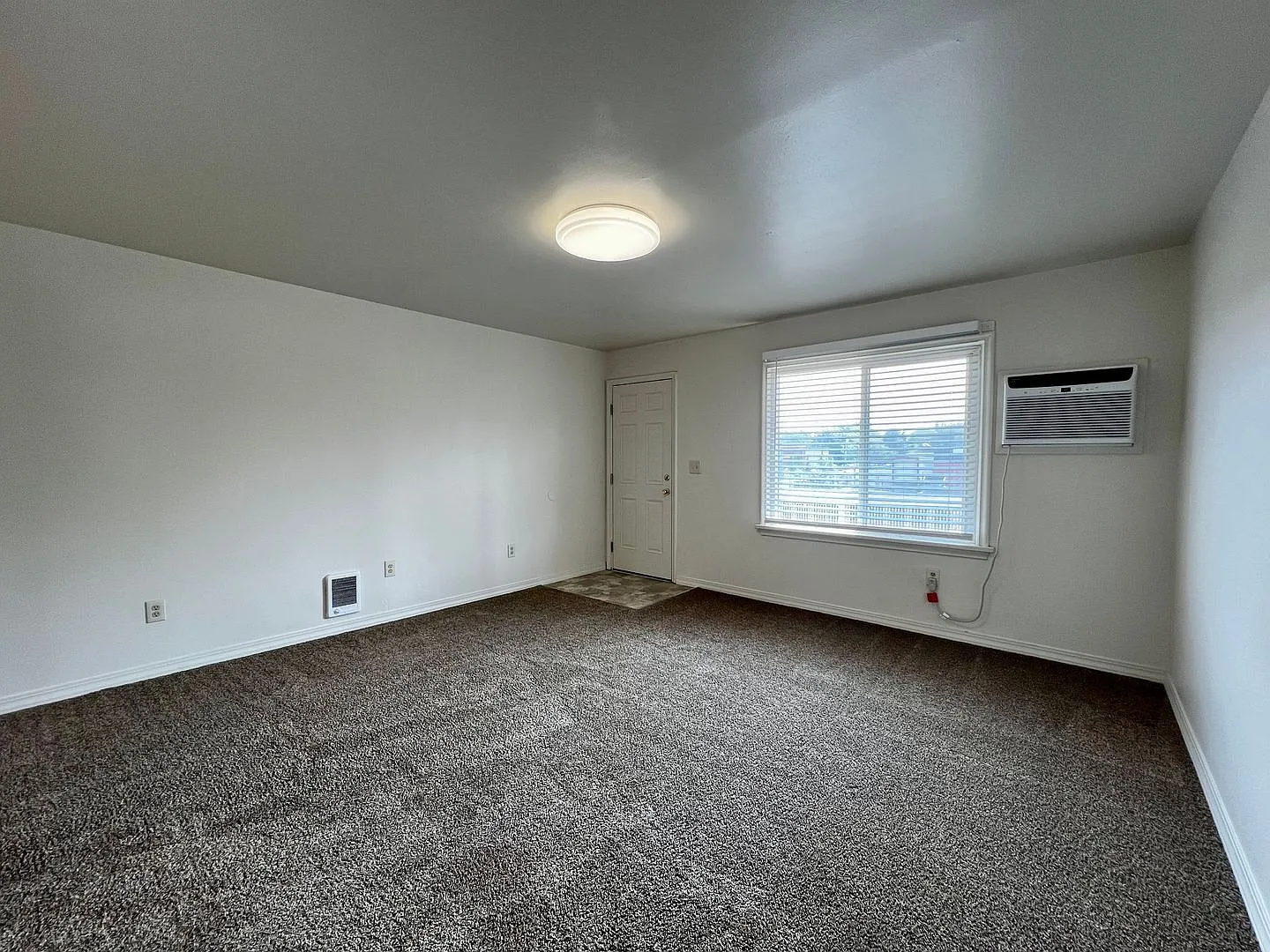 d1800 — Photo 2