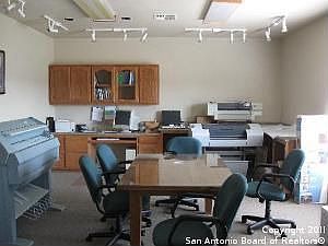 4th image of 215 Courtyard Dr