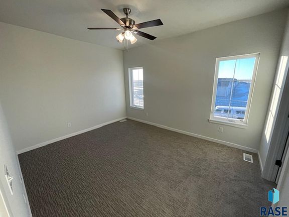 4th image of 9526 W Tunis Dr