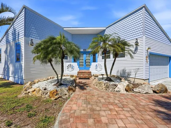 1052 Kant St, Englewood, FL 34224