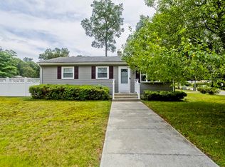 27 Michael St, Springfield, MA 01129