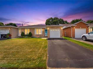 42 Buchanan Cres, Brantford, ON N3P2A5