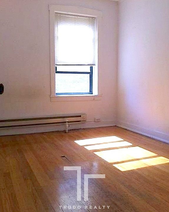2nd image of 3815 N Greenview Ave #3815GDN