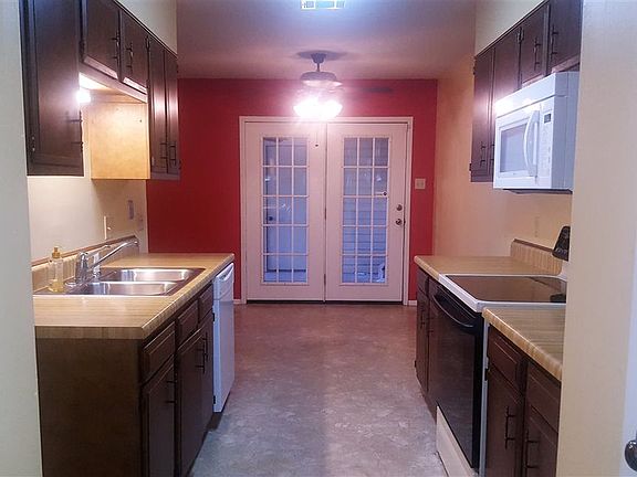 4th image of 918 Sunmeadow Dr