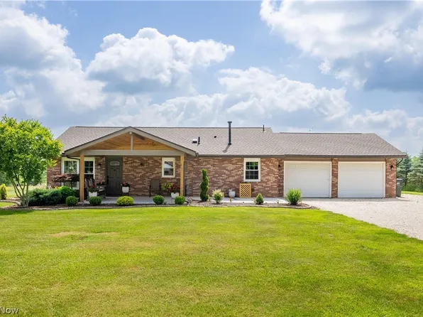 1146 Lincoln Ave NW, Carrollton, OH 44615