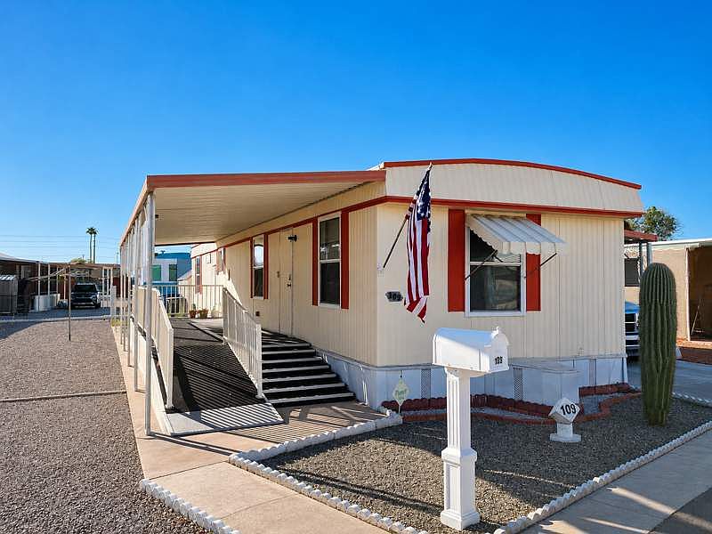 1st image of 3833 N Fairview Ave #109