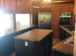 937 Hanson Rd, Onalaska, TX 77360