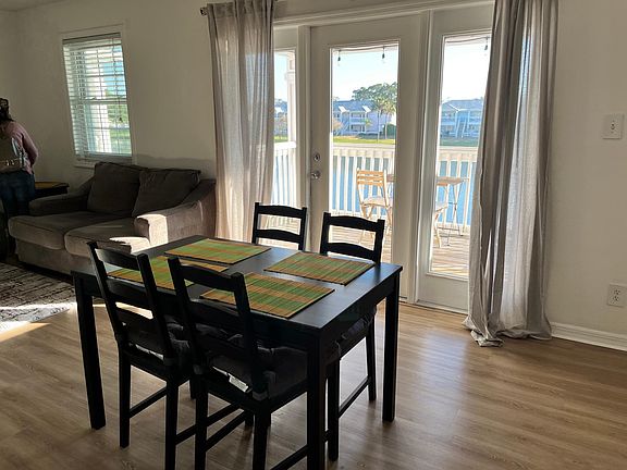 5th image of 184 Pompano Dr SE APT C