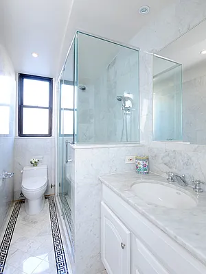 Sold by Sotheby's International Realty | media 14