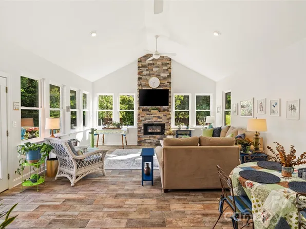 1701 S Point Rd, Belmont, NC 28012