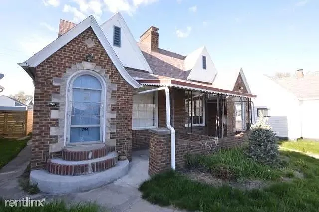 744 Lincoln St — Photo 1