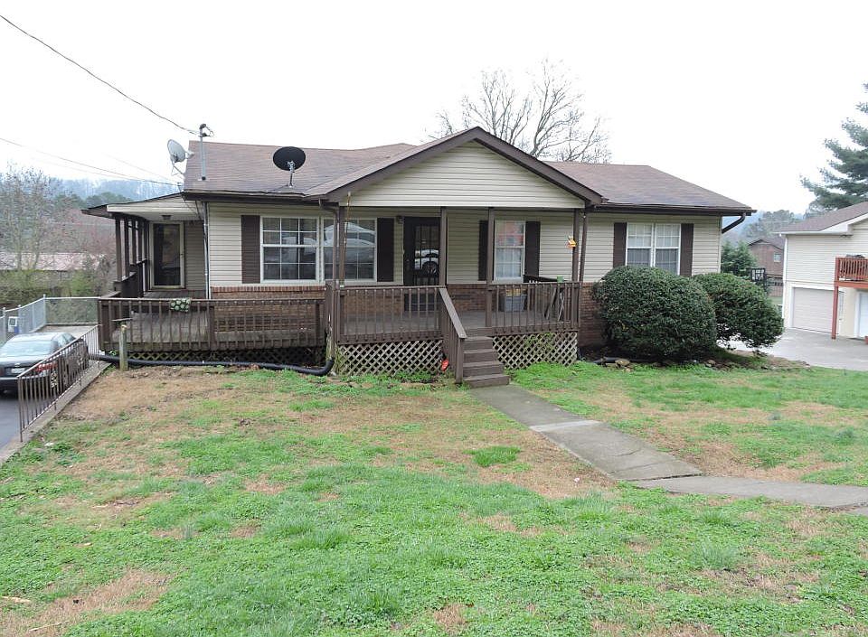 1st image of 2824 Beaverwood Dr