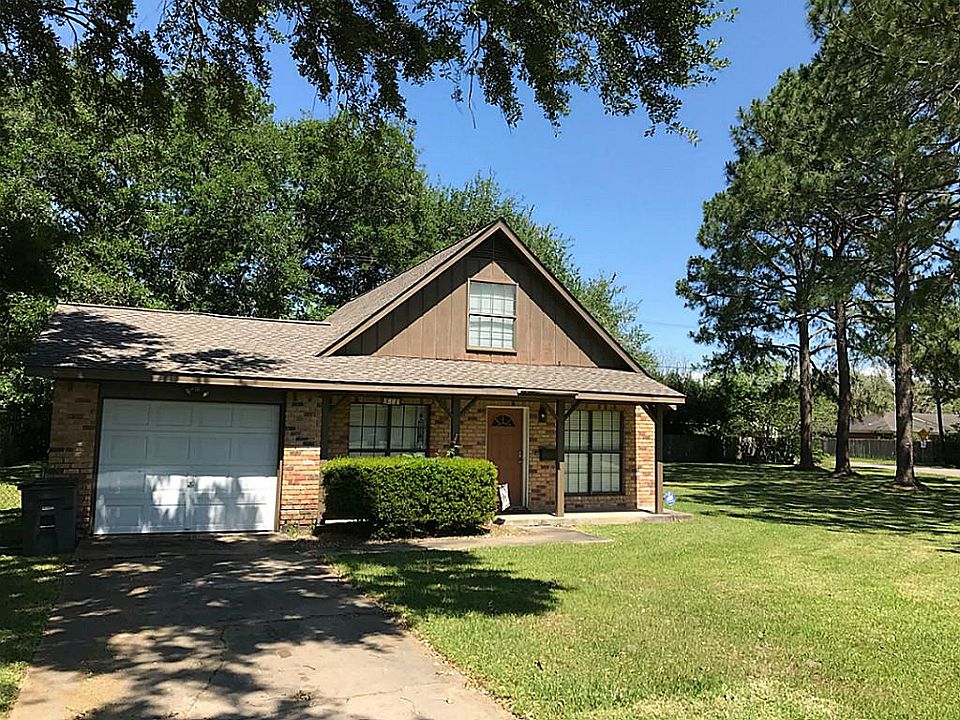 1st image of 1615 Highland Dr