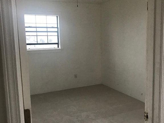 3rd image of 905 N Mississippi St APT A