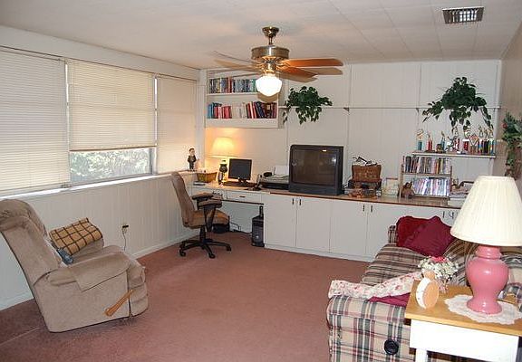 Family room/flex area