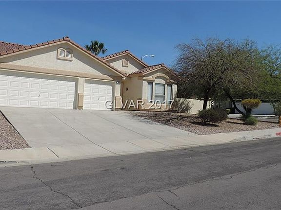 3rd image of 1597 Livingston Dr