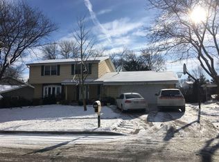 7461 Hill Valley Ct, Greendale, WI 53129