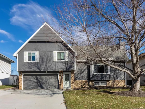 15188 R St, Omaha, NE 68137