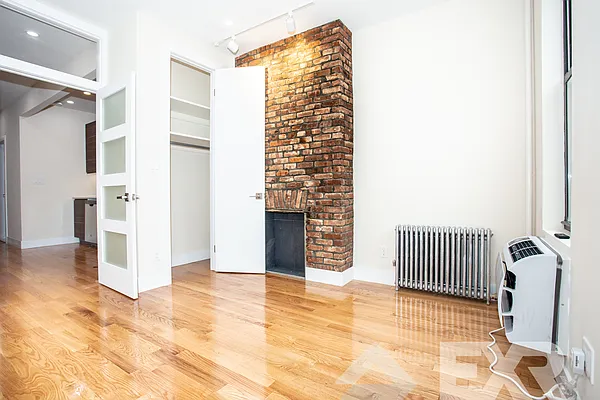 Rented by EXR | media 4