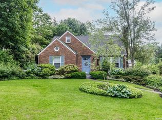 25 Summit Rd, Port Washington, NY 11050