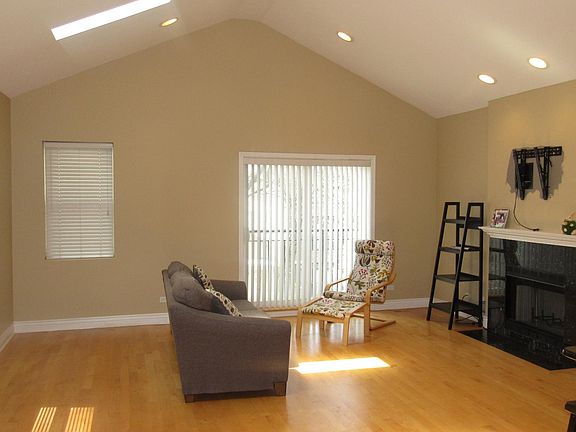 2nd image of 2841 N Damen Ave #3