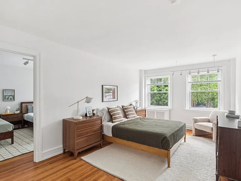 Greenwood Terrace — Photo 11