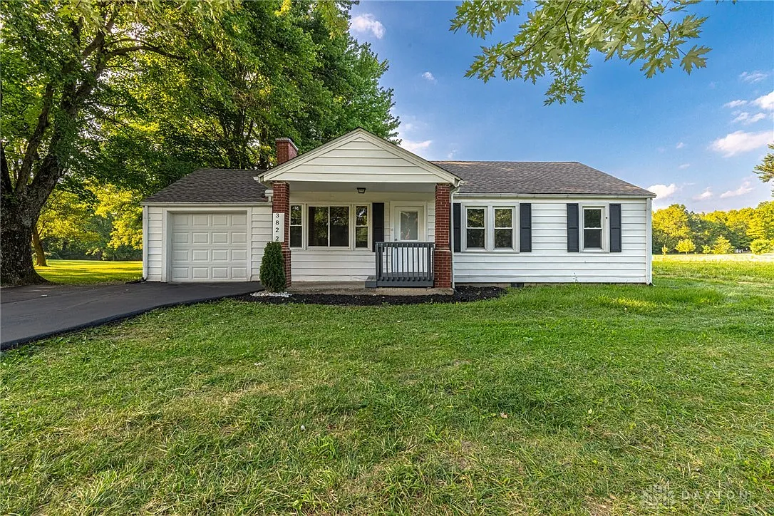 3822 Greentree Rd photo 1