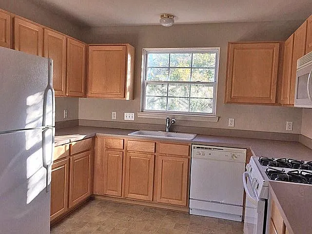 3105 Promenade Cir #30 — Photo 8