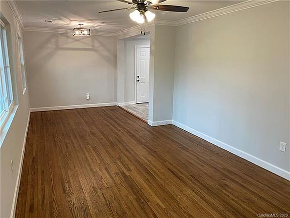 3rd image of 3701 Dunwoody Dr