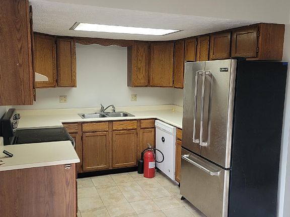 2nd image of 865 Xenia Ave #14