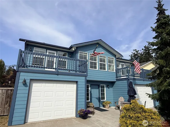 1086 Landing Circle, Oak Harbor, WA 98277
