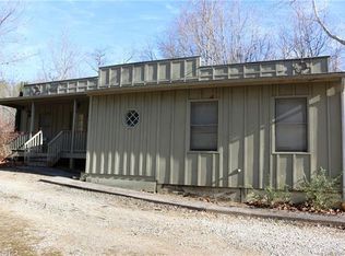 43 Polly Spout Rd, Marion, NC 28752