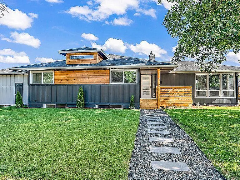 4102 W Kootenai St