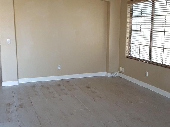 3rd image of 502 W Muriel Dr
