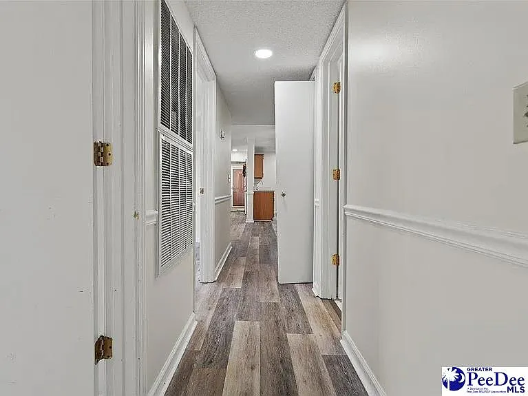 701 Coventry Ln — Photo 24