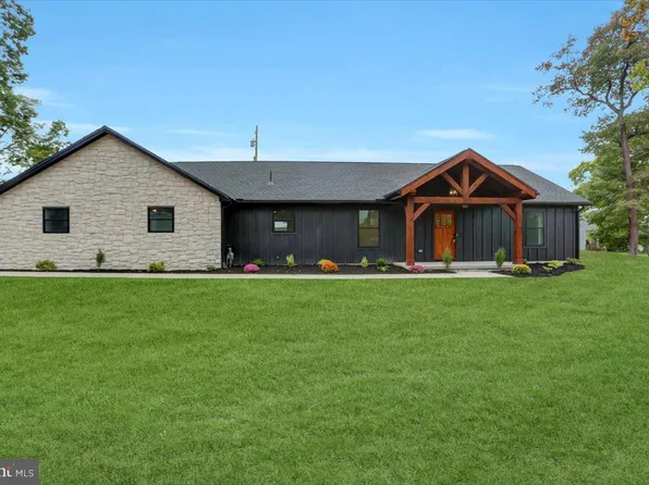 3180 White Church Rd, Chambersburg, PA 17202