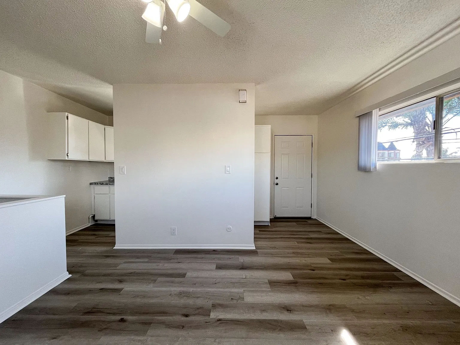 11537 Birch Ave — Photo 2