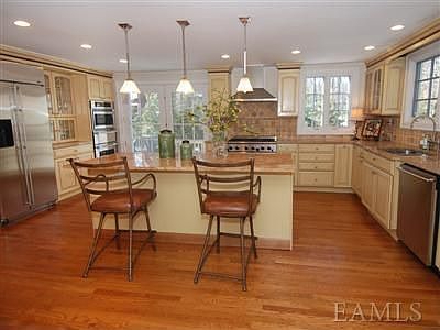 4th image of 1 Forest Ct