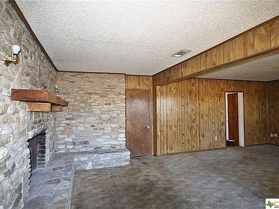 3rd image of 104 Veazey Dr