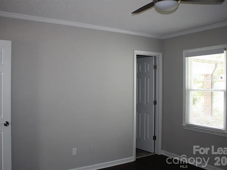 2212 Crosswinds Ct — Photo 16
