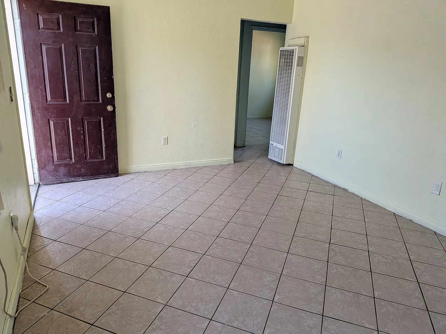 2 bed, 700 sqft, $1,950 — Photo 2