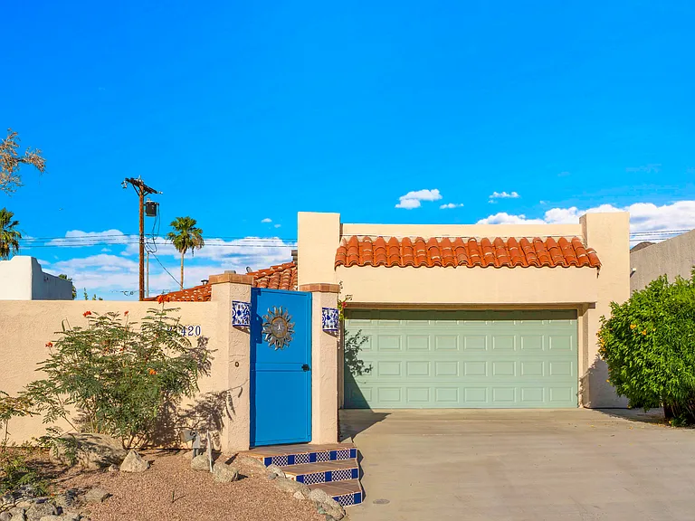 52420 Avenida Juarez — Photo 4