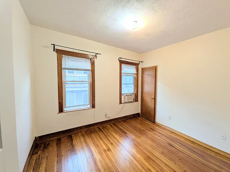 346 Faneuil St #3 — Photo 3