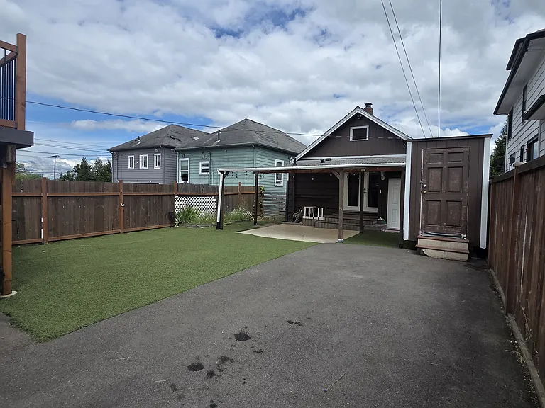 4020 Hoyt Ave — Photo 12