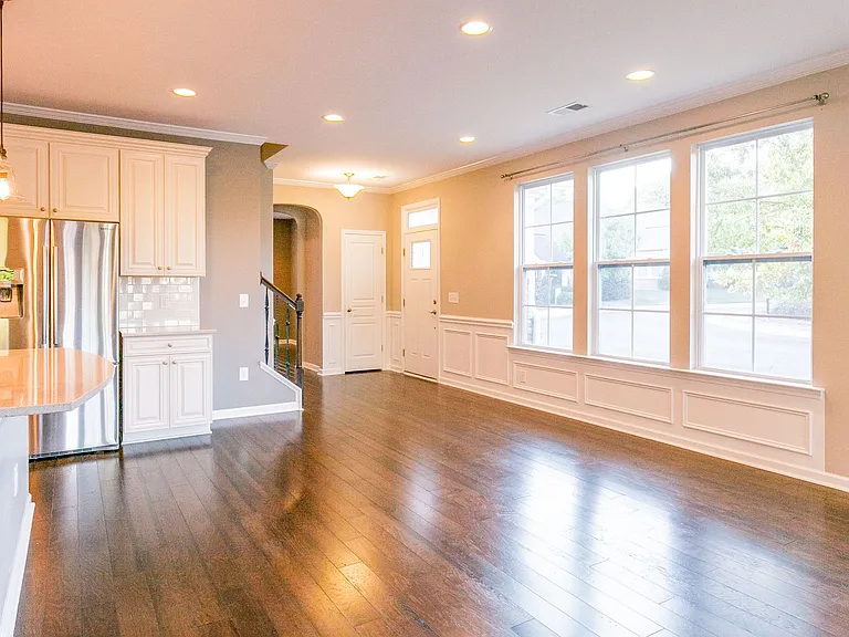 5818 Glenmore Garden Dr — Photo 11