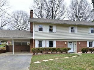 17525 Park Mill Dr, Rockville, MD 20855