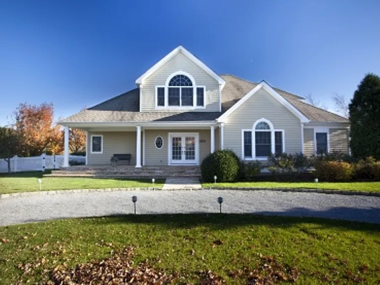 2 Grace Ct — Photo 2