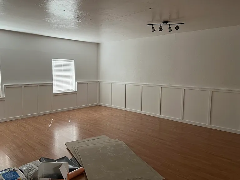 509 S Bouziden Dr — Photo 1